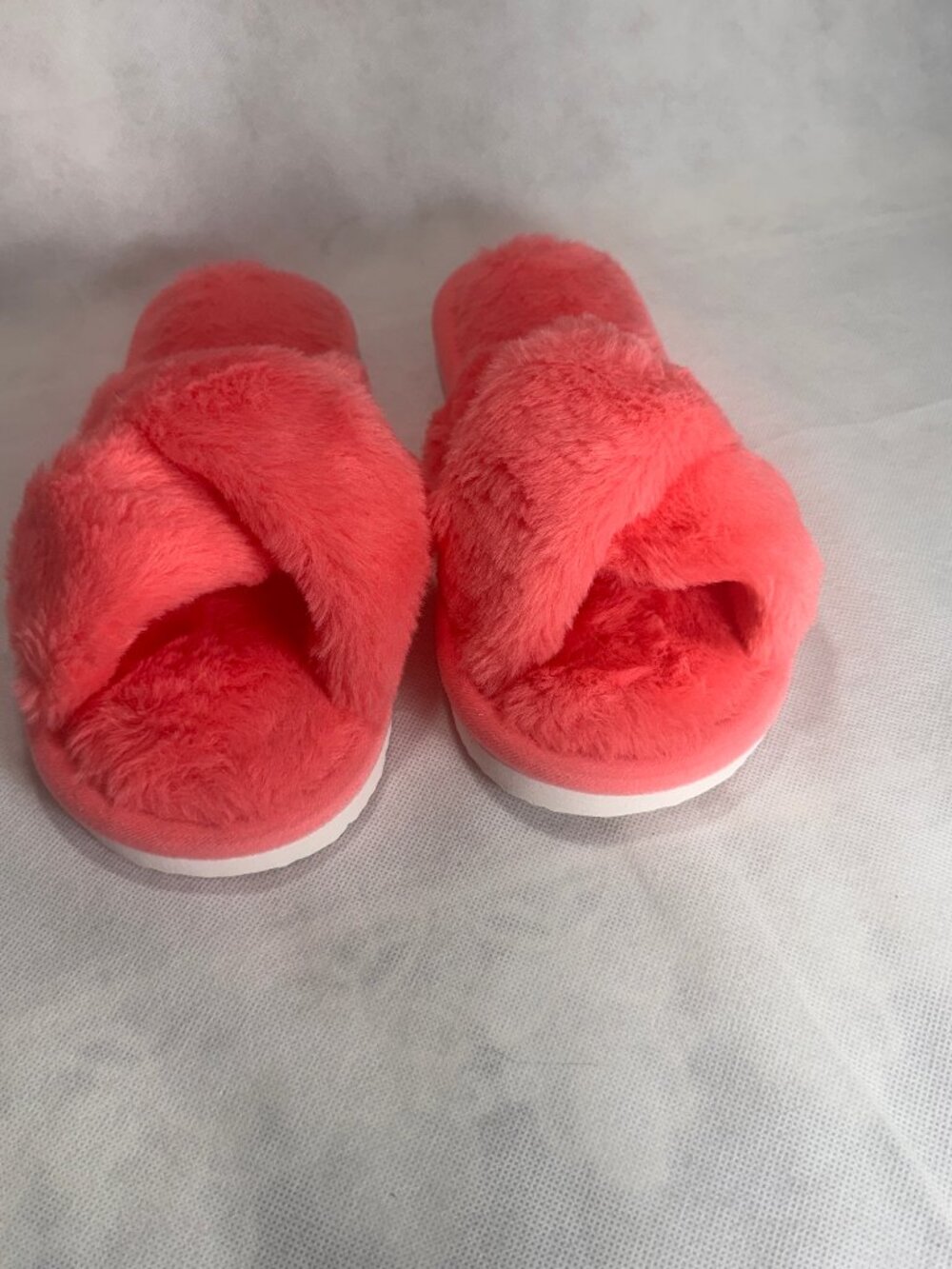 House shoes vibrant pink Woman's Cross Band Slippers